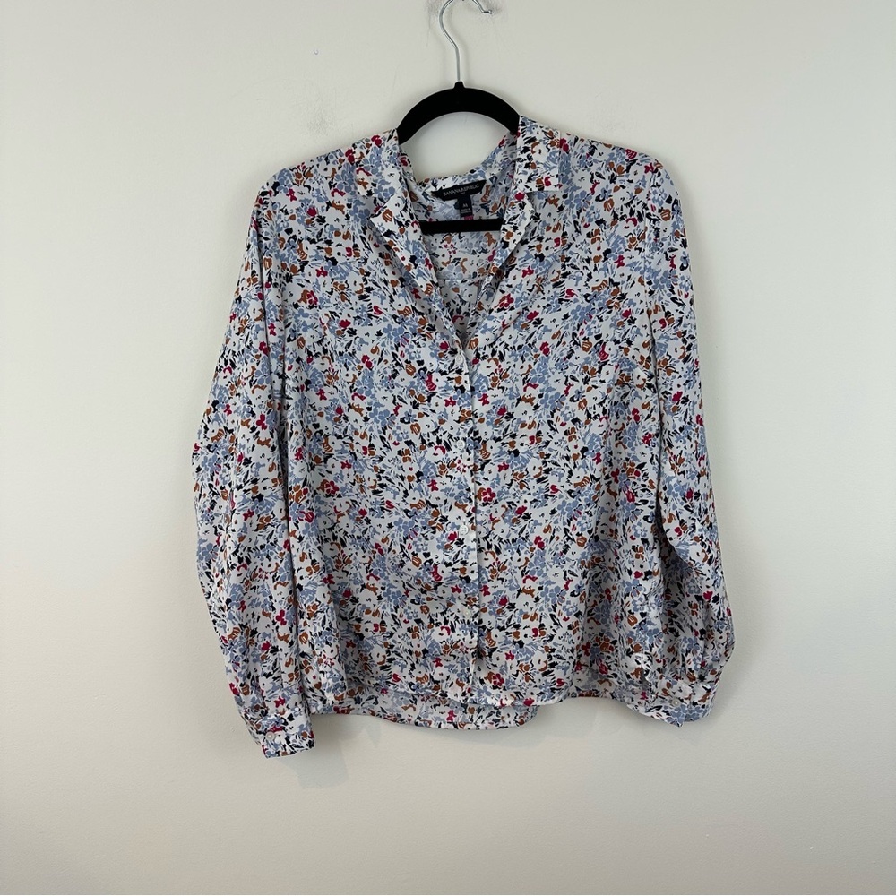 Banana Republic Blue and Pink Floral Button-Up Blouse Size Medium Women's